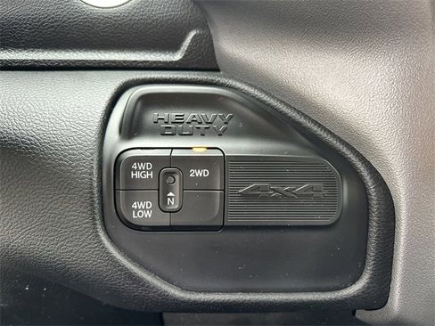 Used 2024 RAM 3500 Big Horn image 31