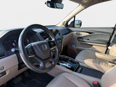 Used 2019 Honda Pilot Touring image 9