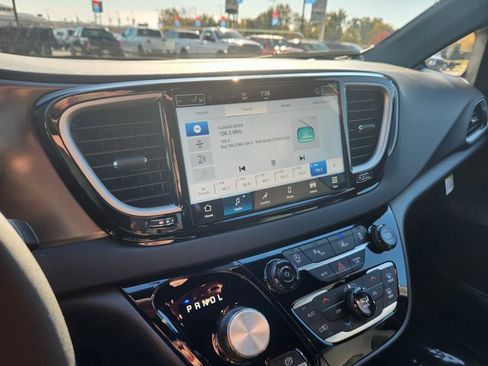 New 2026 Chrysler Voyager LX image 15