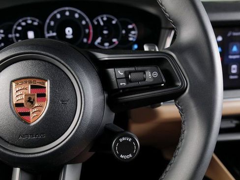 Certified 2026 Porsche Cayenne AWD/4WD image 22