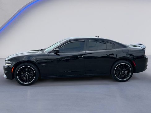 Used 2018 Dodge Charger R/T w/ Blacktop Package RWD image 7