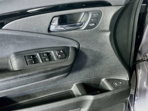 Used 2021 Honda Pilot Touring image 12