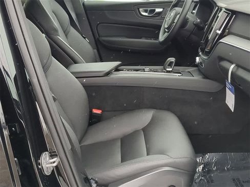 Certified 2025 Volvo XC60 T8 Core w/ Protection Package Premier image 20