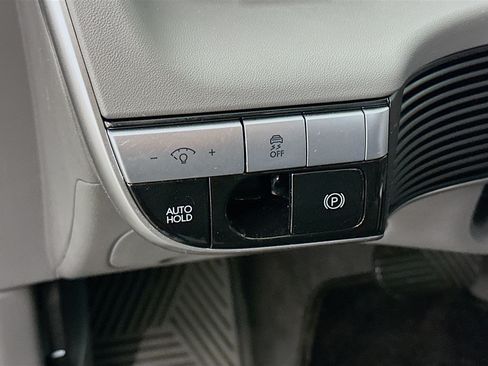 Used 2024 Hyundai Ioniq 5 SE AWD/4WD image 17