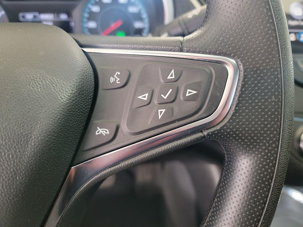 Used 2025 Chevrolet Malibu LT FWD image 17