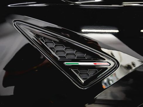 Used 2021 Lamborghini Urus image 44