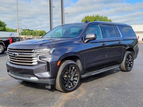 Used 2023 Chevrolet Suburban High Country AWD/4WD image 4