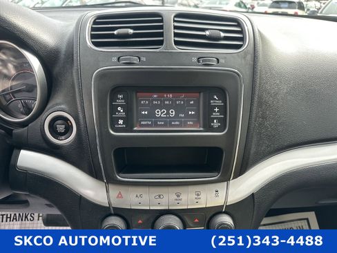 Used 2020 Dodge Journey SE image 16