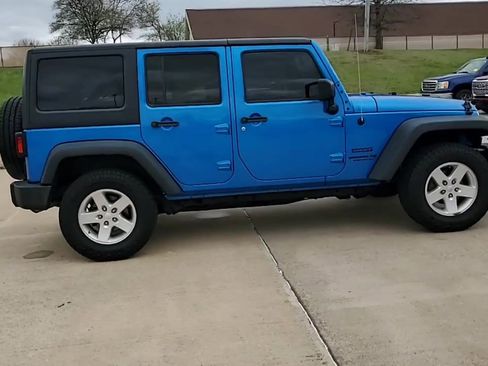 Used 2016 Jeep Wrangler Unlimited Sport w/ Quick Order Package 24S AWD/4WD image 9