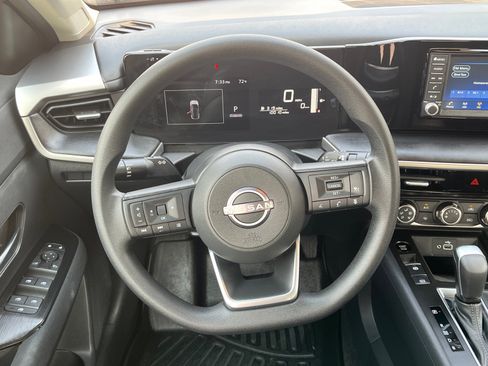 Used 2025 Nissan Kicks S AWD/4WD image 9