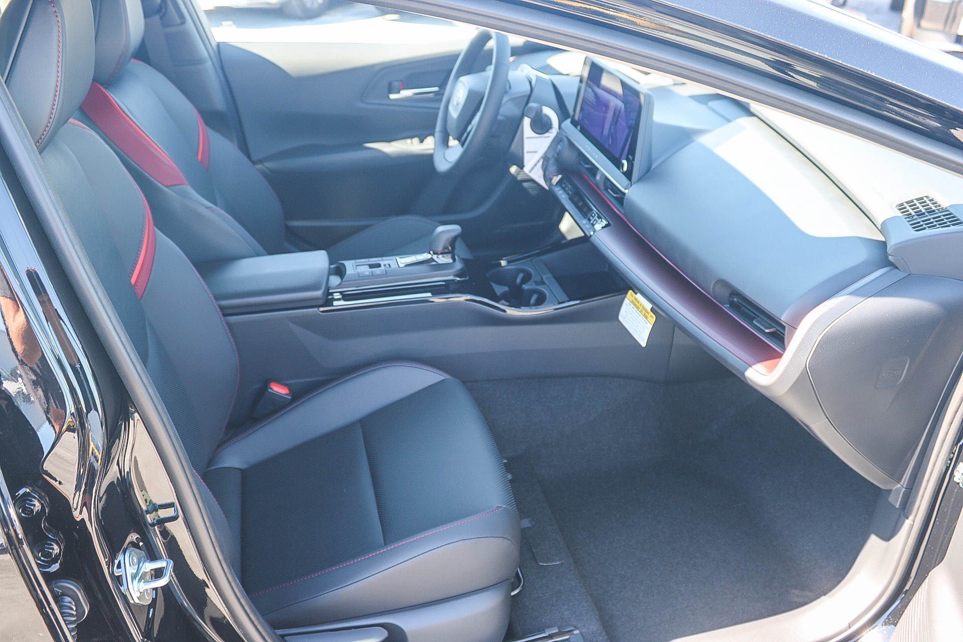 New 2027 Toyota Prius Plug-In Hybrid FWD image 19