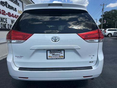 Used 2012 Toyota Sienna XLE FWD image 5