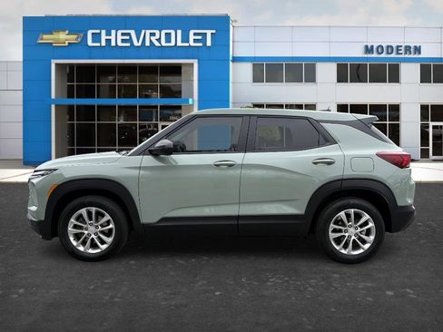 Certified 2025 Chevrolet TrailBlazer LS w/ LS Convenience Package image 2