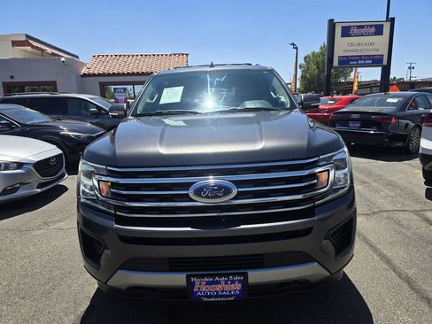 Used 2018 Ford Expedition XLT w/ Equipment Group 202A AWD/4WD image 3
