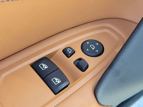 Used 2025 BMW Z4 M40i w/ Edition RWD image 24