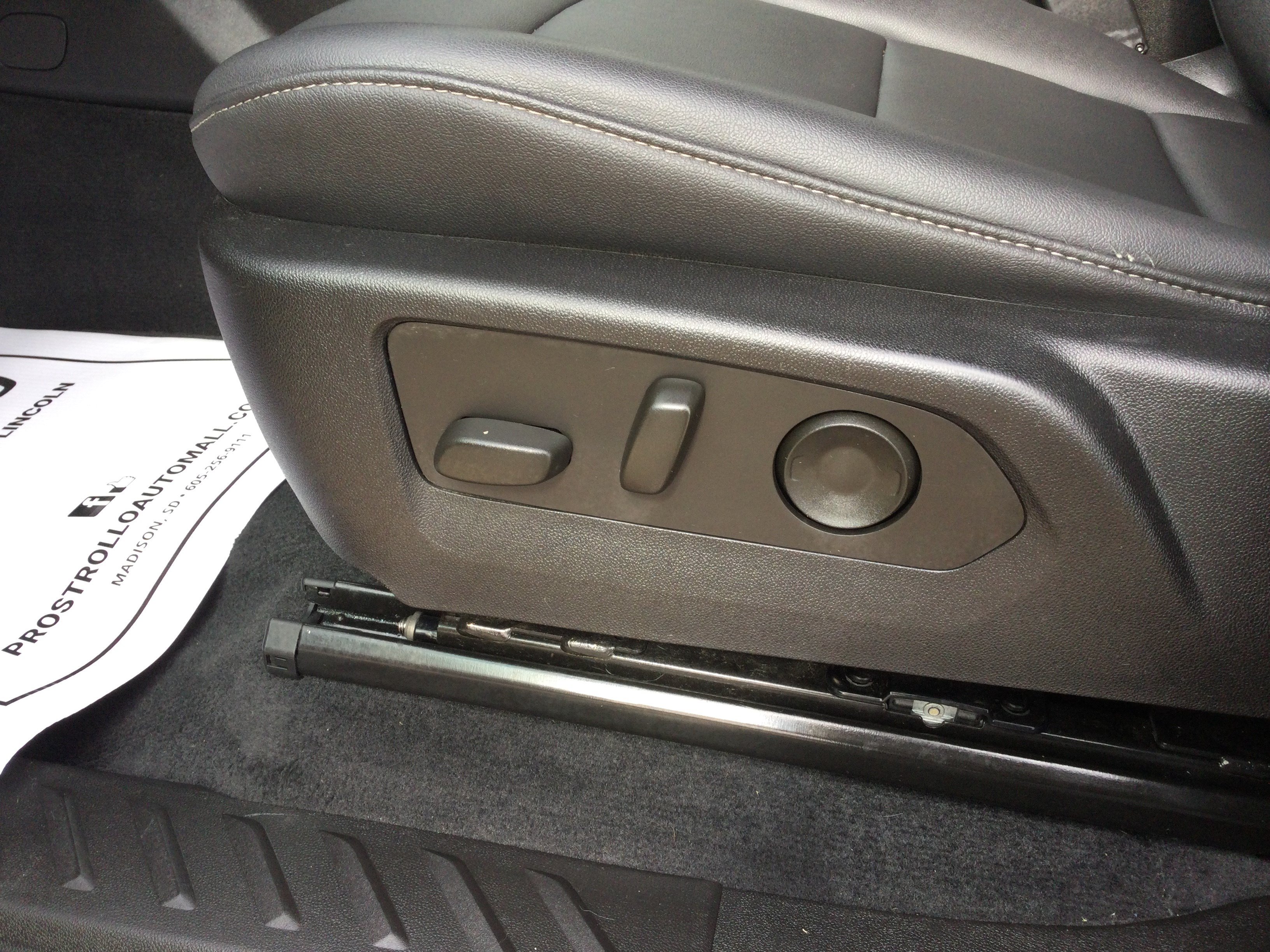 Used 2023 GMC Canyon Elevation w/ Elevation Premium Package AWD/4WD image 11