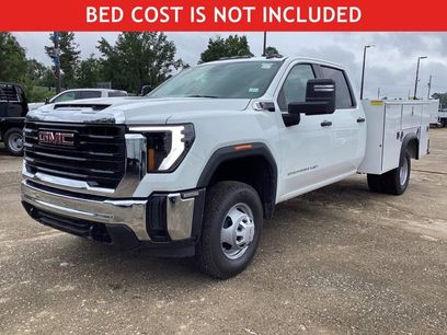 New 2025 GMC Sierra 3500 Pro w/ Convenience Package