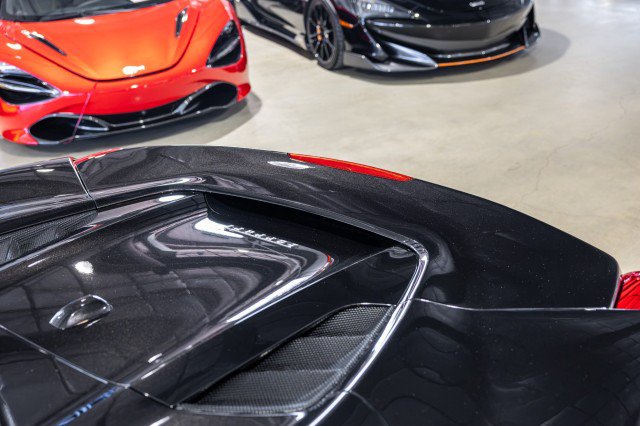 Used 2018 Ferrari 488 Spider RWD image 22