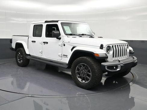 Used 2021 Jeep Gladiator Overland AWD/4WD image 5