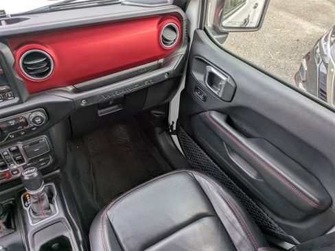 Used 2018 Jeep Wrangler Unlimited Rubicon image 17