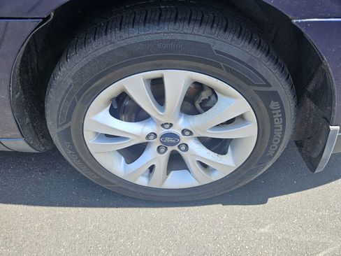 Used 2011 Ford Taurus SEL image 23