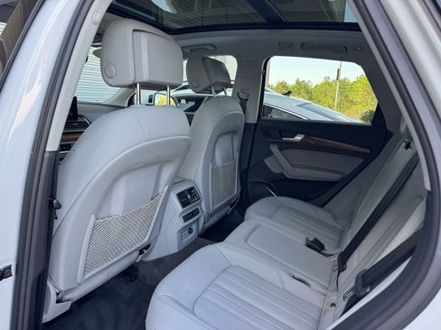 Used 2022 Audi Q5 2.0T Premium w/ Convenience Package image 26