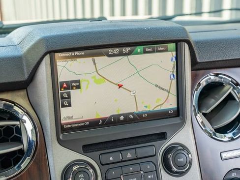 Used 2015 Ford F250 Lariat w/ Lariat Ultimate Package image 28