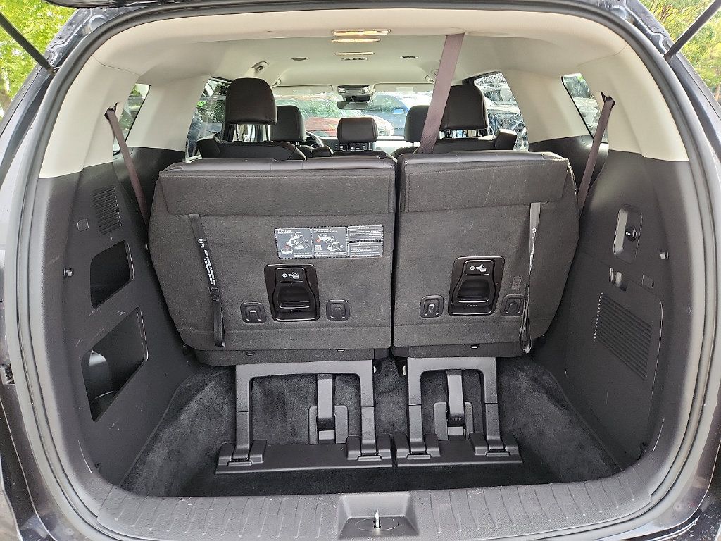 Used 2024 Kia Carnival LX FWD image 28