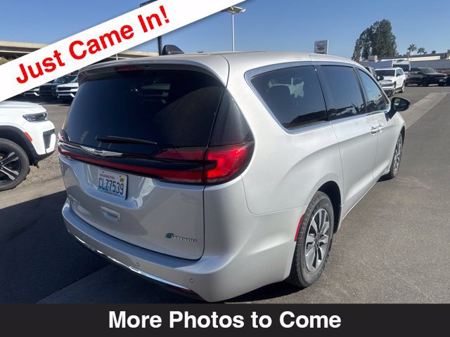 Used 2024 Chrysler Pacifica Limited FWD image 6