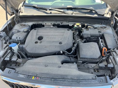 Used 2023 Volvo XC40 B5 Plus AWD/4WD image 22