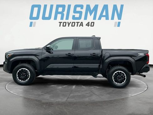 Certified 2025 Toyota Tacoma TRD Off-Road AWD/4WD image 4