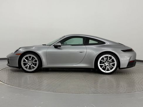 Certified 2025 Porsche 911 Carrera RWD image 2