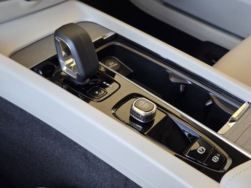 New 2026 Volvo V60 B5 Cross Country Plus w/ Climate Package image 22