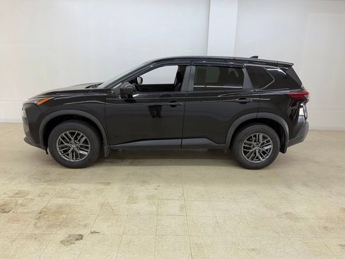 Used 2021 Nissan Rogue S AWD/4WD image 2