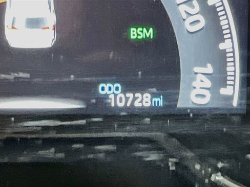 Used 2025 Toyota RAV4 XLE FWD image 12