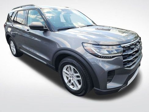Used 2025 Ford Explorer Active RWD image 7