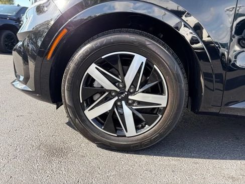 Used 2023 Kia Sorento S w/ Panoramic Sunroof Package FWD image 9