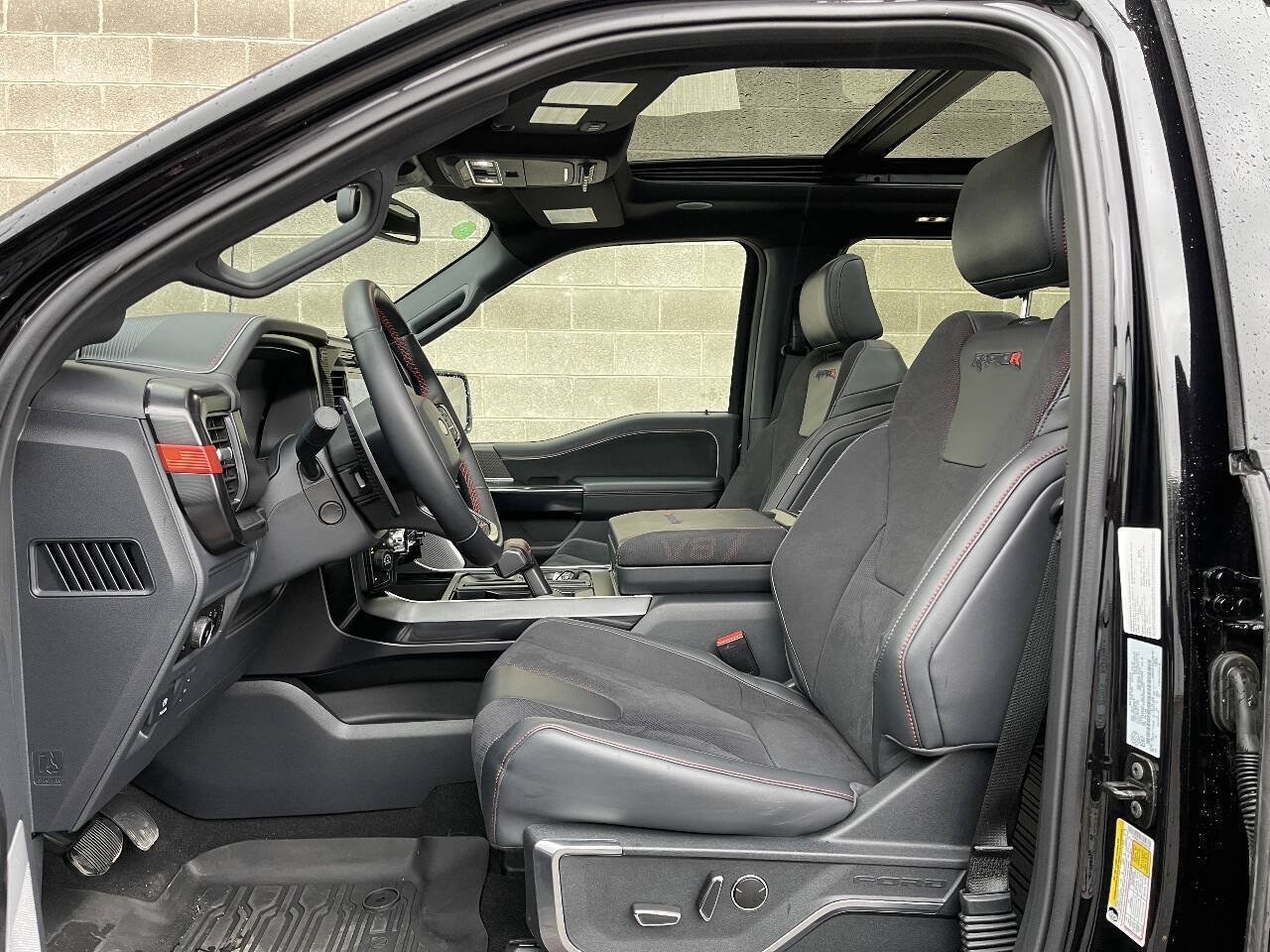 Used 2025 Ford F150 Raptor w/ Equipment Group 803A Raptor R AWD/4WD image 18