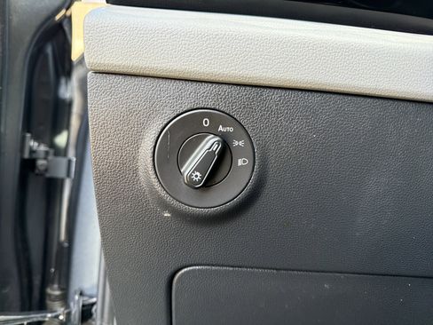 Used 2022 Volkswagen Taos S image 15