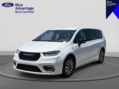 Used 2024 Chrysler Pacifica Limited