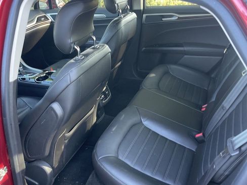 Used 2014 Ford Fusion SE w/ Equipment Group 202A image 9