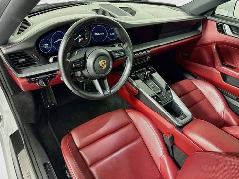 Used 2021 Porsche 911 Carrera RWD image 9
