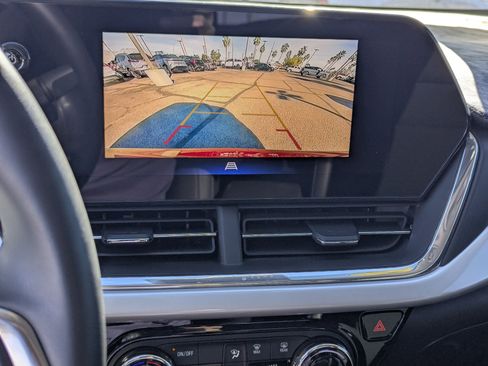 Used 2024 Chevrolet Trax LT w/ Driver Confidence Package image 10