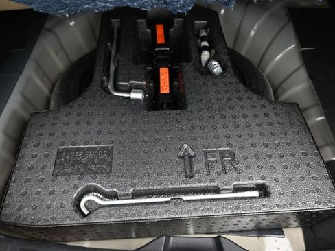 Used 2023 Nissan Kicks SR w/ Exterior Package image 12