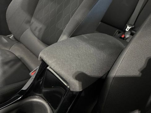 Used 2022 Toyota Corolla LE FWD image 16