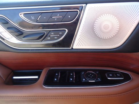 Used 2021 Lincoln Navigator Reserve image 27