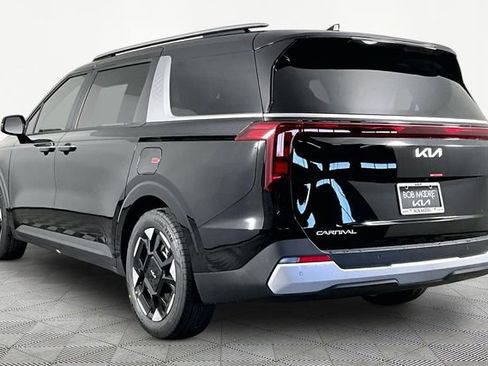 New 2026 Kia Carnival EX FWD image 4