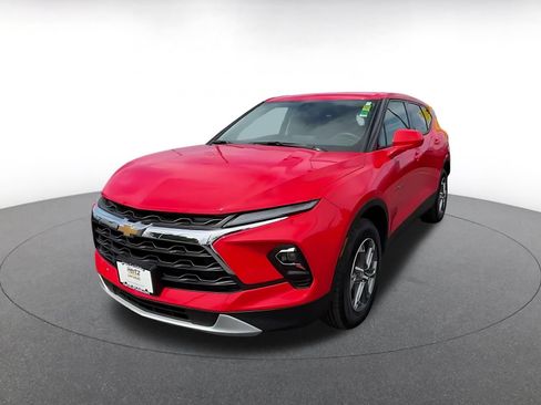 Used 2026 Chevrolet Blazer LT FWD image 5