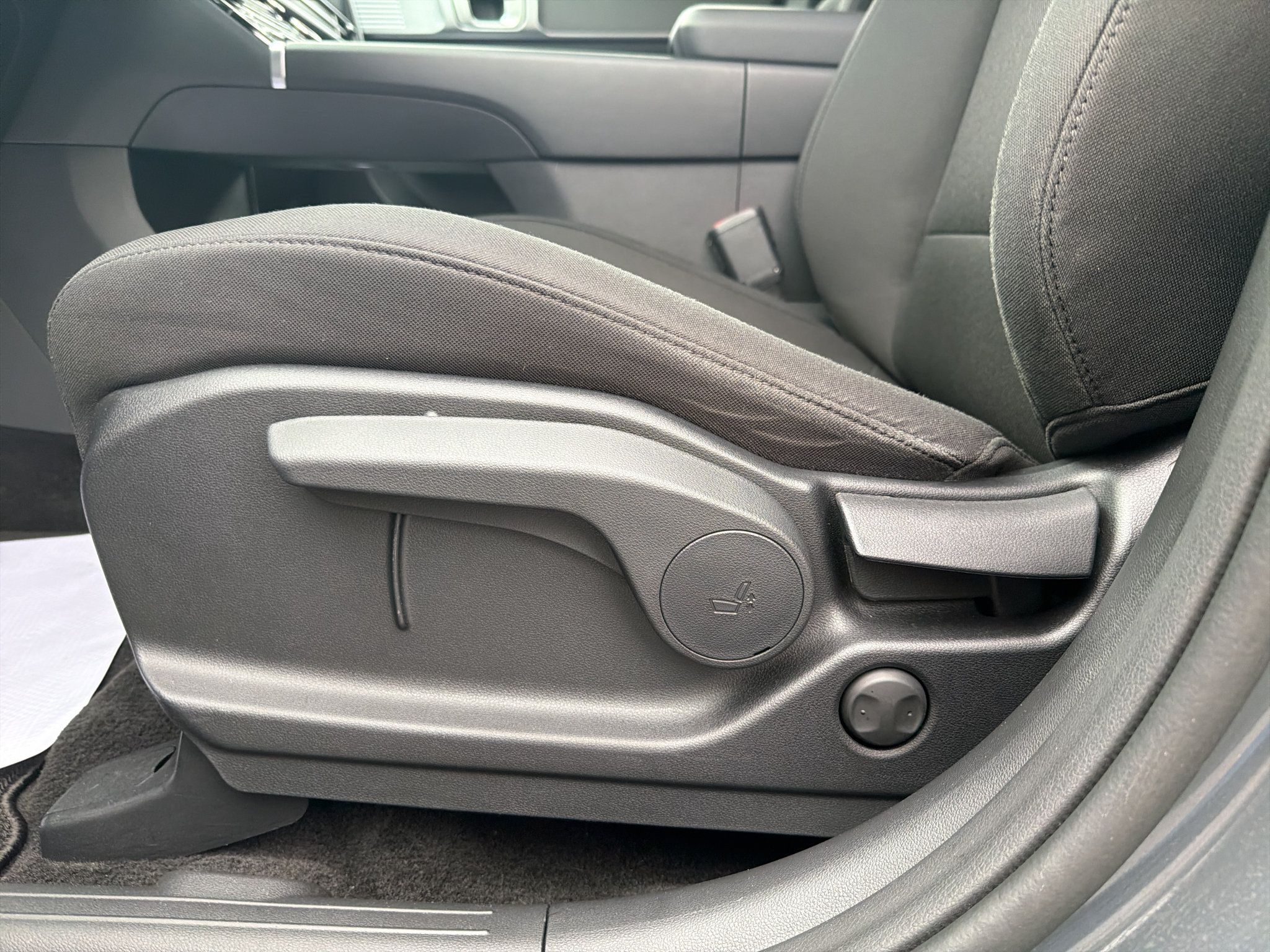 Certified 2025 Hyundai Santa Fe SE AWD/4WD image 11