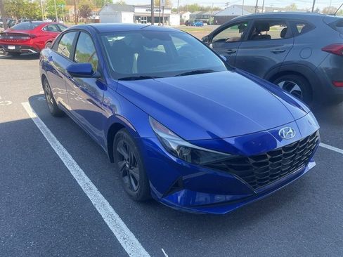 Used 2023 Hyundai Elantra SEL FWD image 4